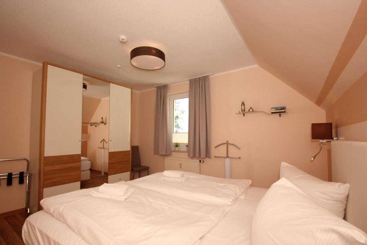 Strandnah Mit Balkon, Gratis Nutzung Vom Ahoi Erlebnisbad Und Sauna In Sellin - Strandhaus Moenchgut Fewo13 ロープベ エクステリア 写真