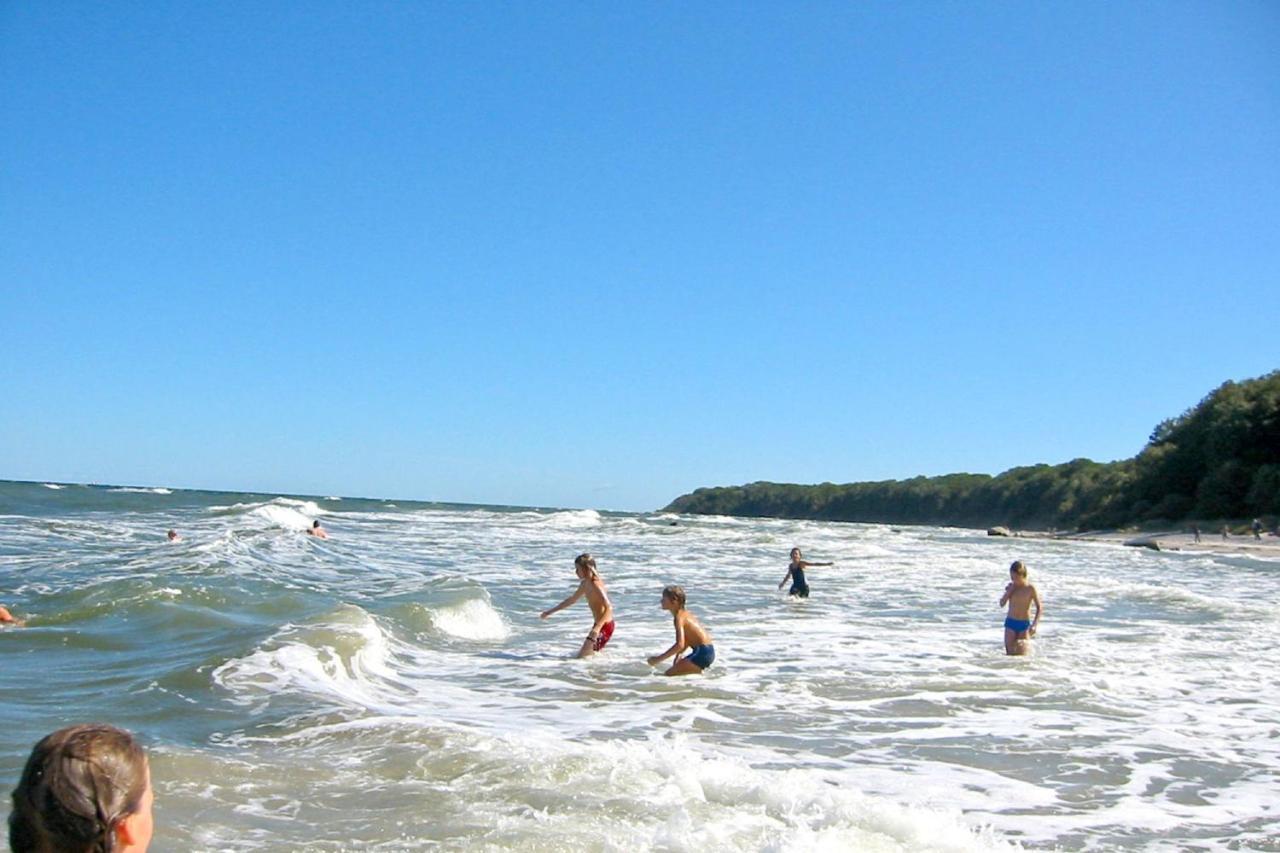 Strandnah Mit Balkon, Gratis Nutzung Vom Ahoi Erlebnisbad Und Sauna In Sellin - Strandhaus Moenchgut Fewo13 ロープベ エクステリア 写真